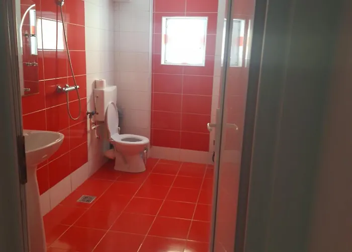 Casa Inflorita Garsoniere Parter * Эфорие Норд