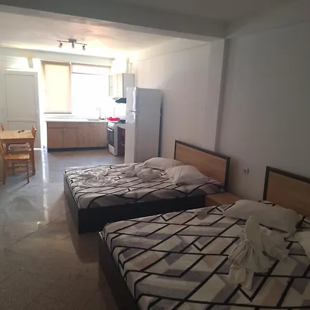 Casa Inflorita Garsoniere Parter Casa de hóspedes